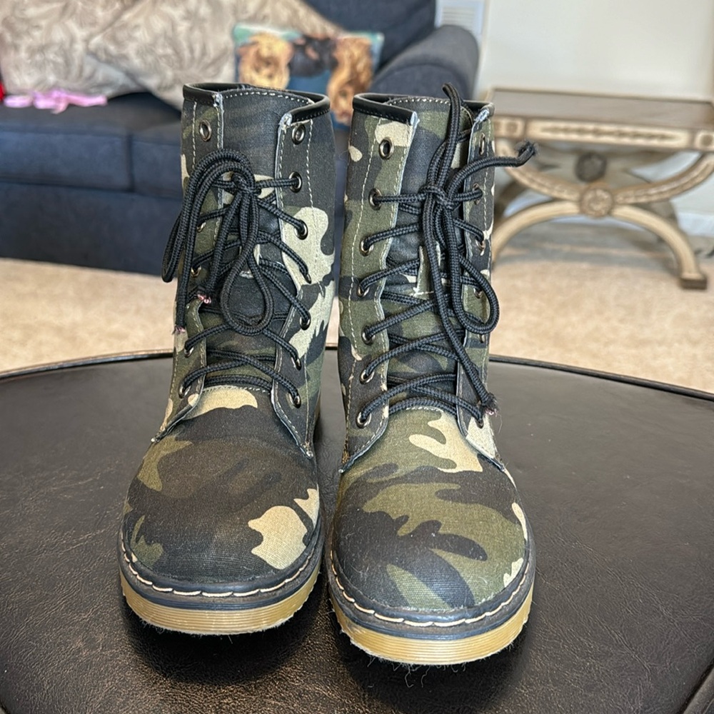 Lovecuture boots